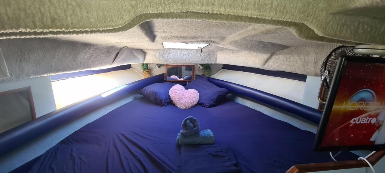 Boat To Sleep In Barcelona Sant Adria de Besos Exterior photo