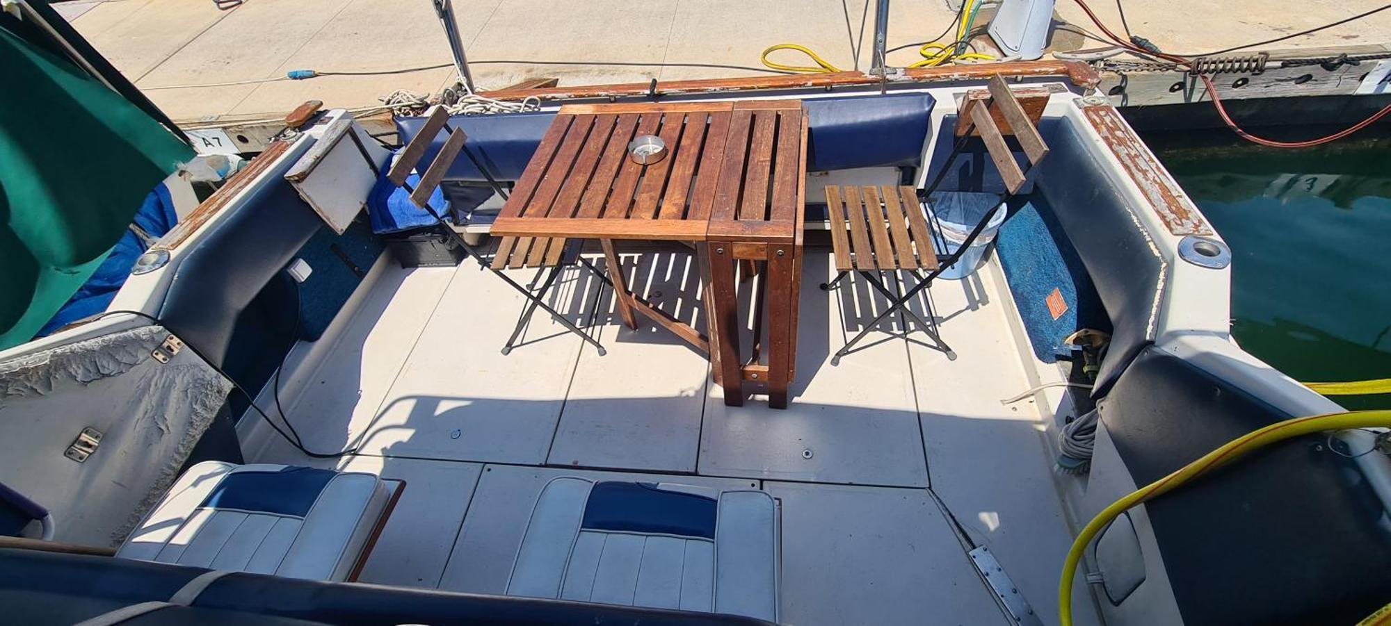 Boat To Sleep In Barcelona Sant Adria de Besos Exterior photo